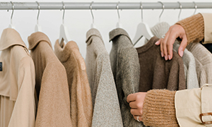 (01) 高耐荷重のハンガーラック